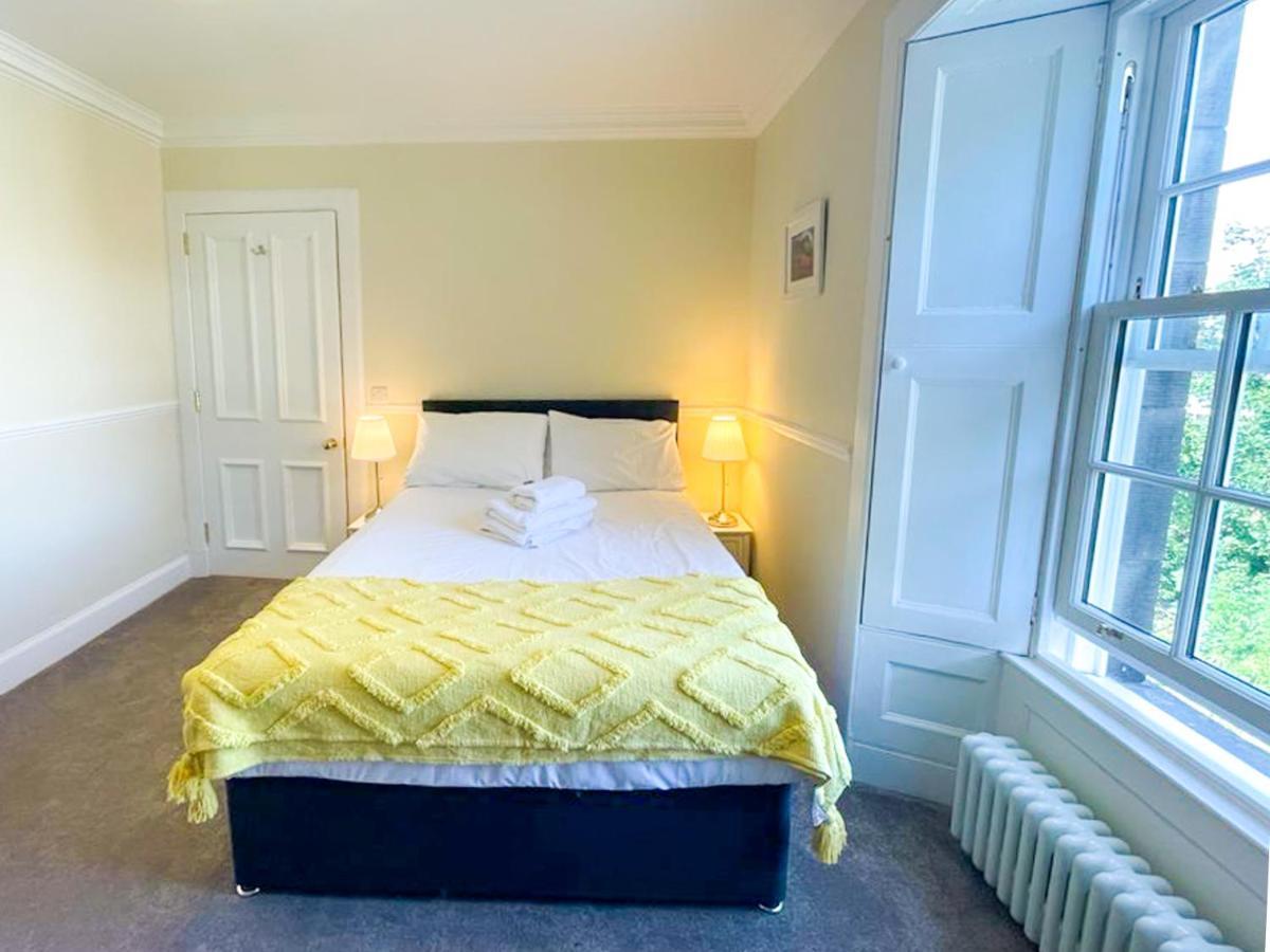Remarkable 5Br Townhouse With Garden, Sleeps 12 Единбург Екстериор снимка