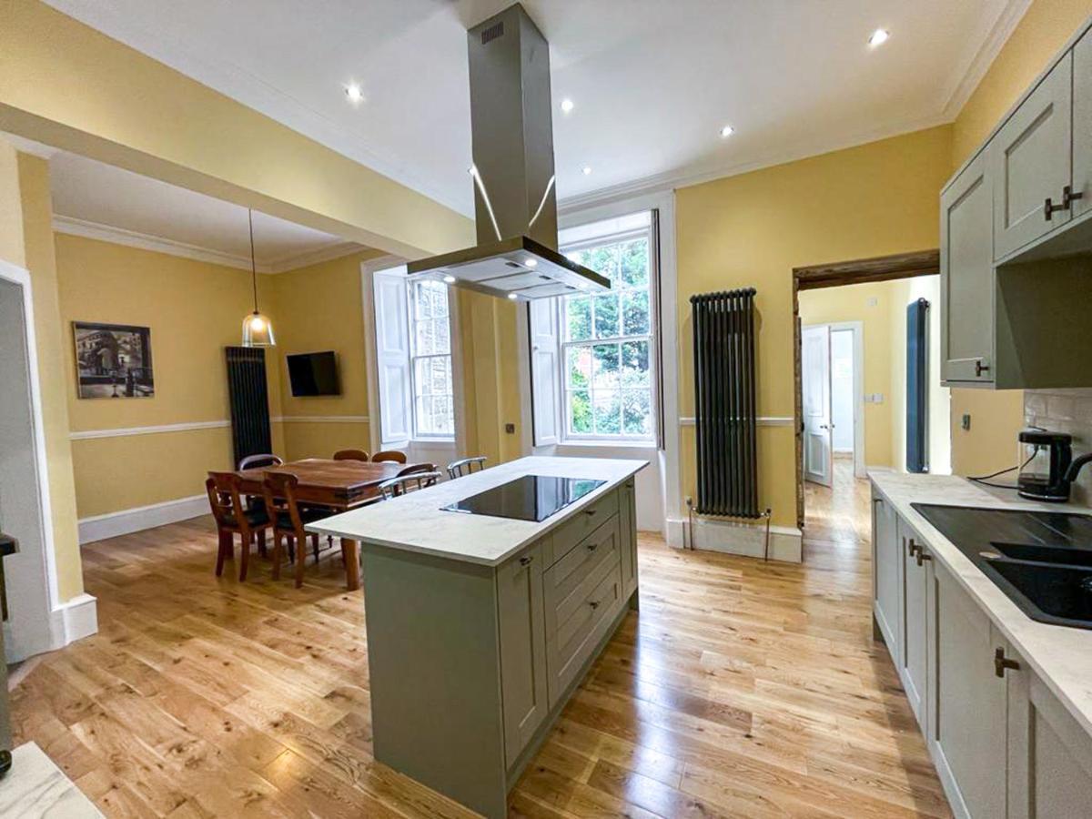 Remarkable 5Br Townhouse With Garden, Sleeps 12 Единбург Екстериор снимка